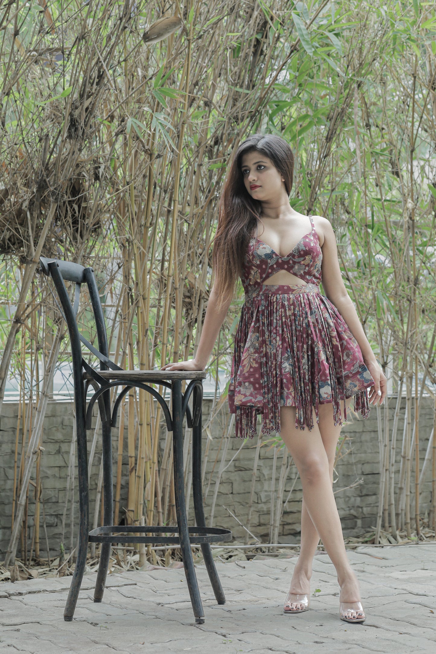 Plugging Neck Line Back Less String Frock